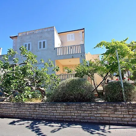 Ella Apartment
