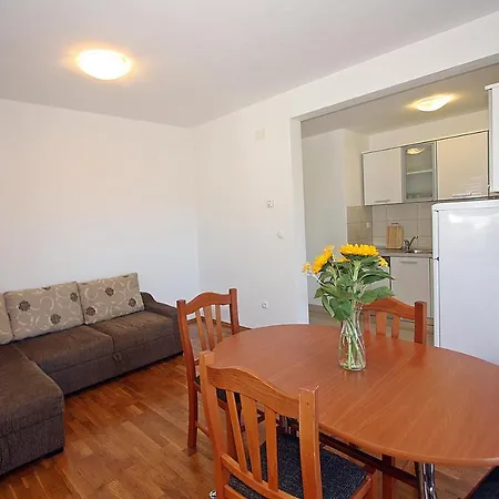 Ella Διαμέρισμα Supetar