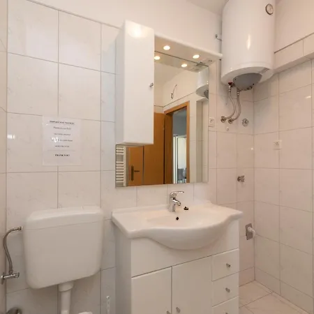 Ella Διαμέρισμα *