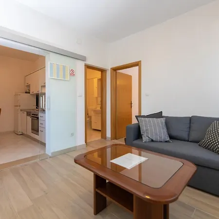 Ella Διαμέρισμα Supetar