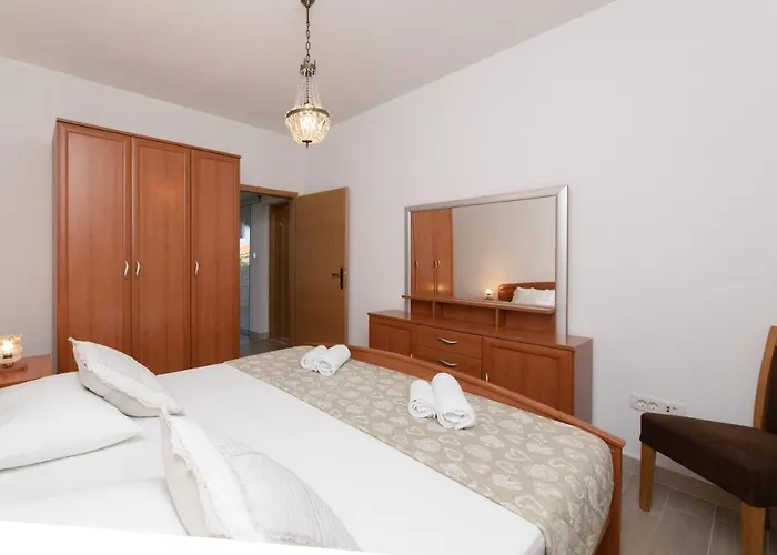 Apartman Ella *