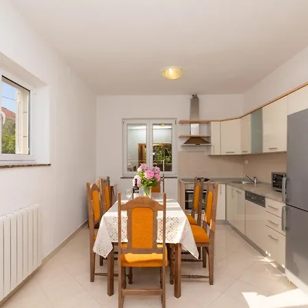 Ella Апартаменты Супетар